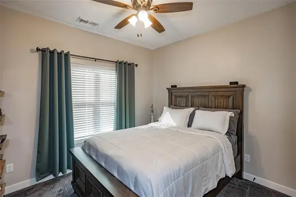 626 NW Walnut ST, Grain Valley, MO 64029