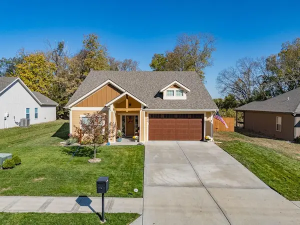 626 NW Walnut ST, Grain Valley, MO 64029