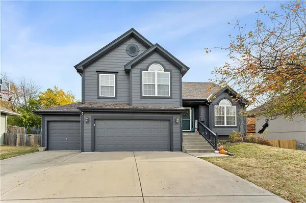 2306 Summit TRL, Kearney, MO 64060