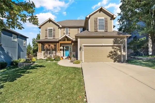 21940 W 97th TER, Lenexa, KS 66220