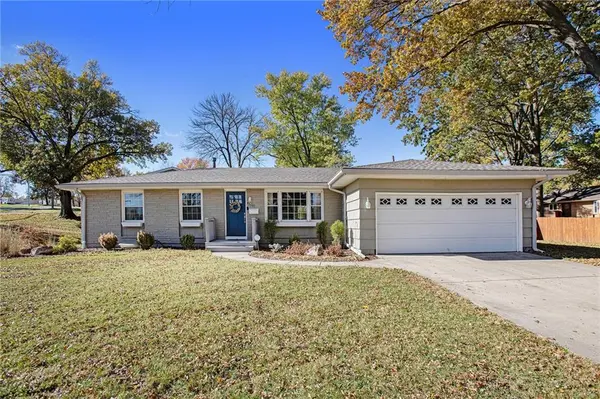 4600 NE Sherwood DR, Kansas City, MO 64117