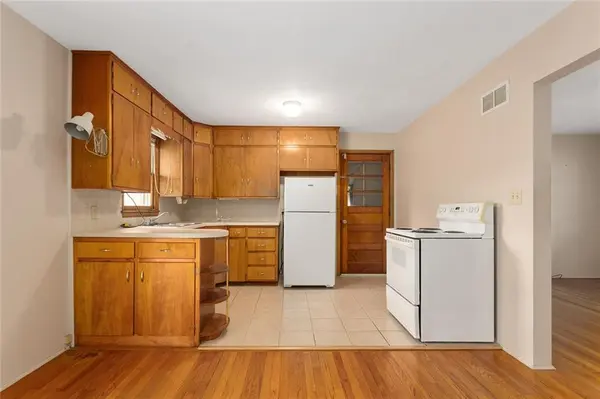 2931 S Hardy AVE, Independence, MO 64052