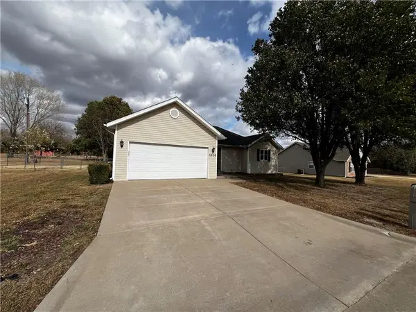 1251 E Amber DR, Oronogo, MO 64855