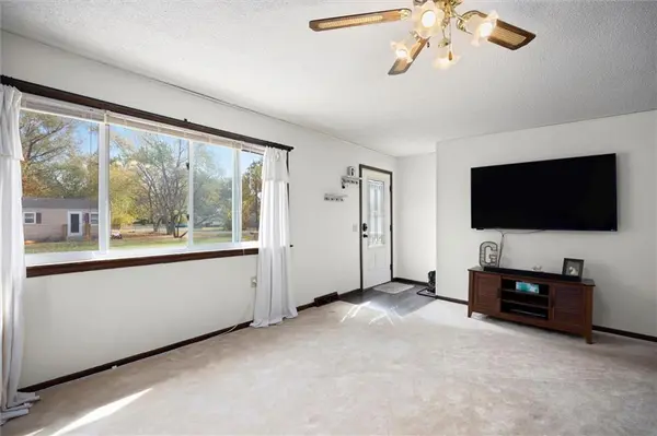 301 N Monroe ST, East Lynne, MO 64743