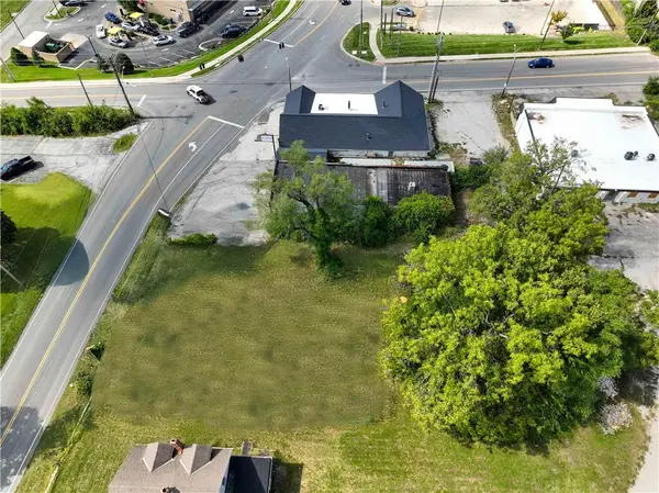 5804 & 5806 Red Bridge RD, Kansas City, MO 64134