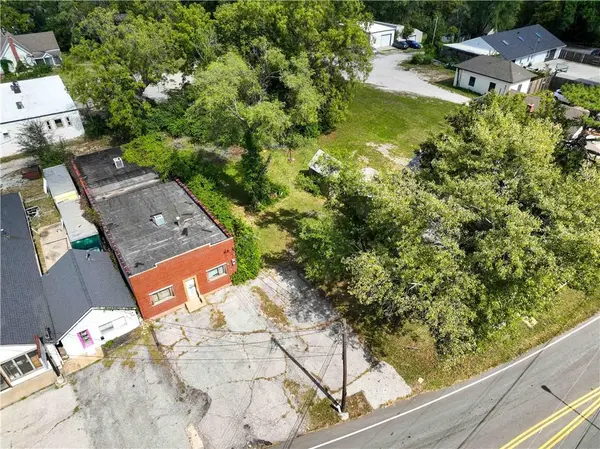 5804 & 5806 Red Bridge RD, Kansas City, MO 64134