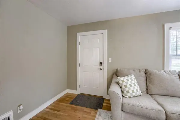 6221 N Harrison ST, Kansas City, MO 64118