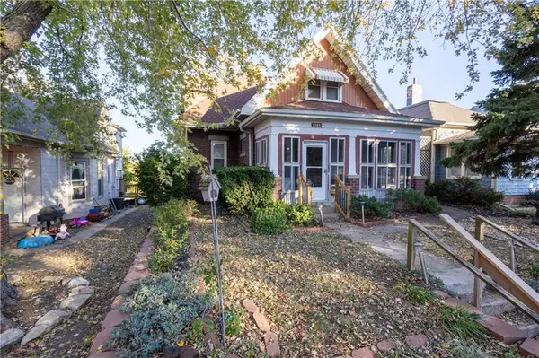 1709 Dewey AVE, St Joseph, MO 64505