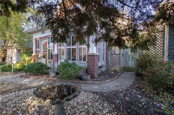 1709 Dewey AVE, St Joseph, MO 64505