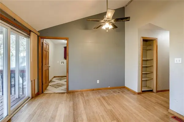 706 Chestnut ST, Leavenworth, KS 66048