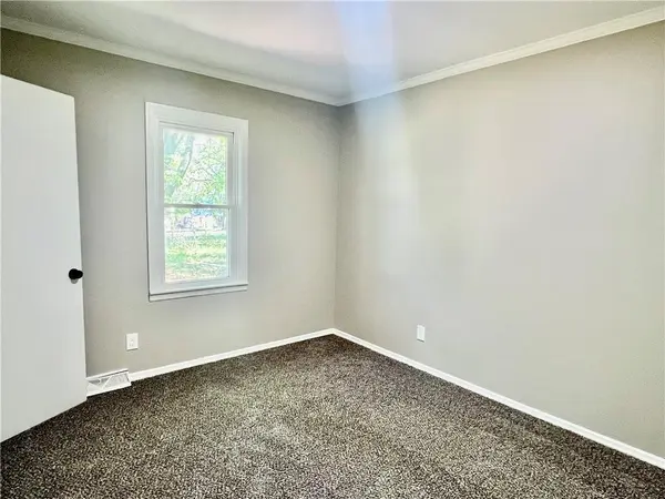 304 Long ST, Creighton, MO 64739