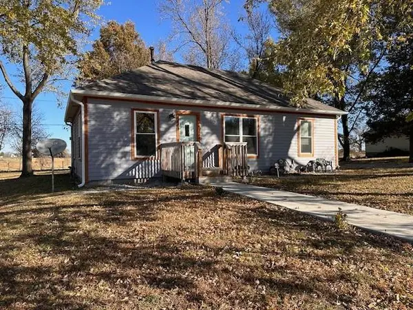 307 E 8th ST, Hamilton, MO 64644