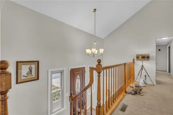 6131 Greenwood DR, Shawnee, KS 66216