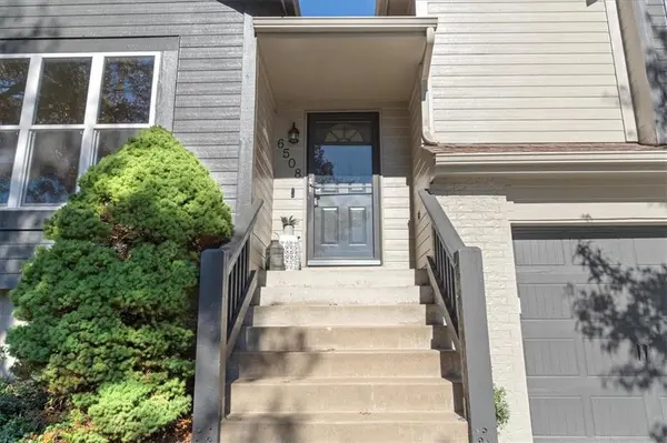 6508 W 151st PL, Overland Park, KS 66223