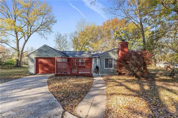 2728 S WESTPORT RD, Independence, MO 64052