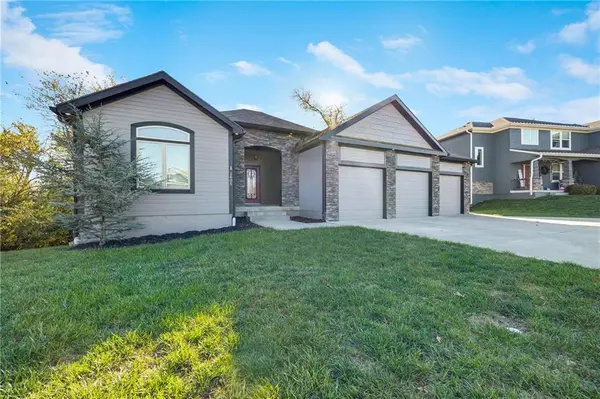 1405 NW Cottonwood DR, Grain Valley, MO 64029