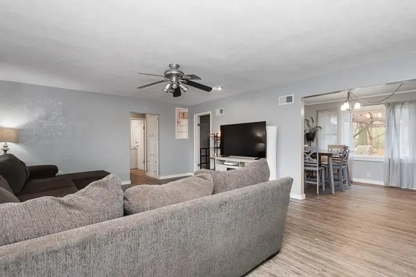 128 W Park RD, Garnett, KS 66032