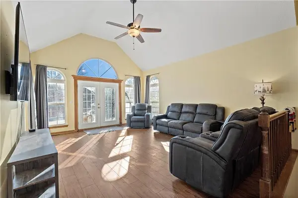 20919 Maple TER, Spring Hill, KS 66083