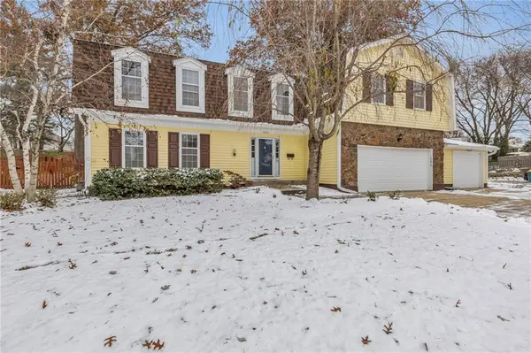 10813 W 52nd CIR, Shawnee, KS 66203