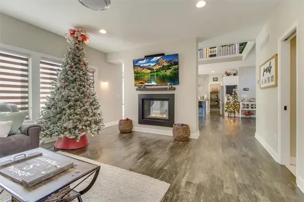 406 NE Station DR, Lee's Summit, MO 64086