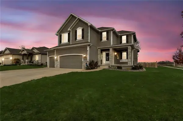 14095 S Landon ST, Olathe, KS 66061