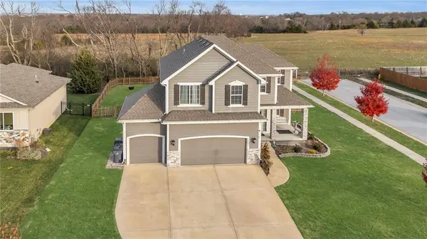 14095 S Landon ST, Olathe, KS 66061