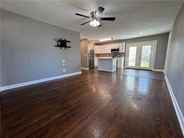 1004 Vest DR, Warrensburg, MO 64093