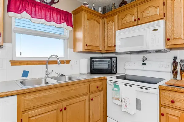 521 W 7th ST, Edgerton, KS 66021