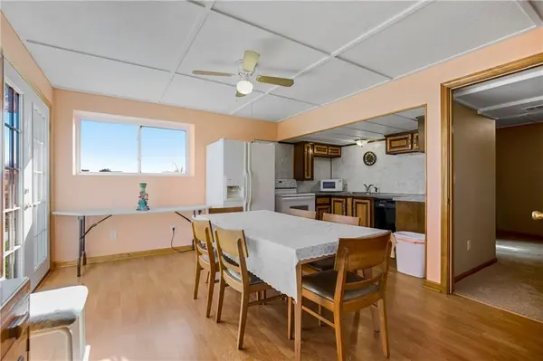 521 W 7th ST, Edgerton, KS 66021