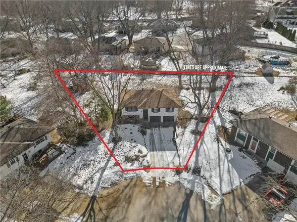 505 Oat CIR, Buckner, MO 64016