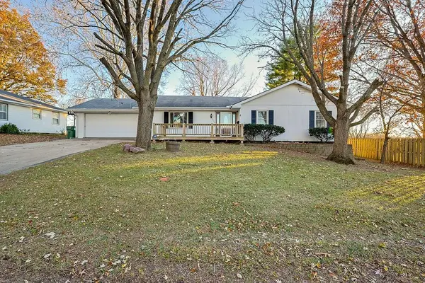 3210 Neighbor RD, St Joseph, MO 64506