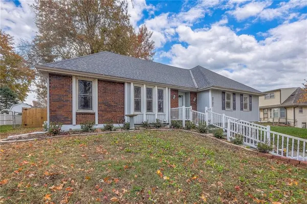 2121 NE 74TH TER, Gladstone, MO 64118