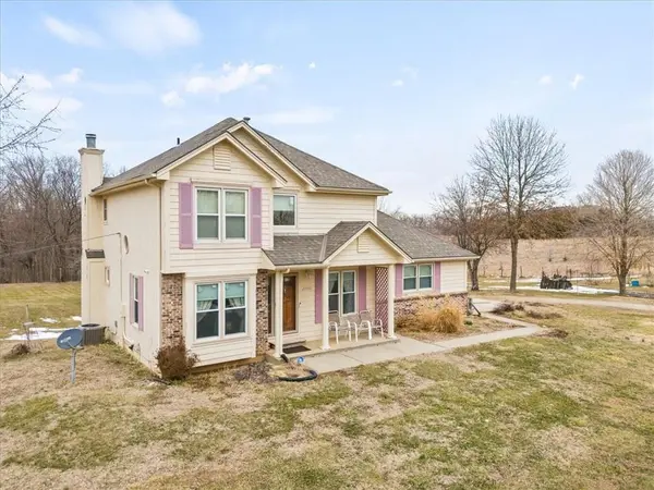 22590 Mcintyre RD, Leavenworth, KS 66048