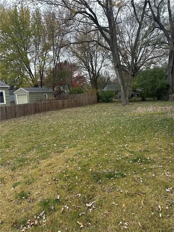 7932 Main ST, Kansas City, MO 64114