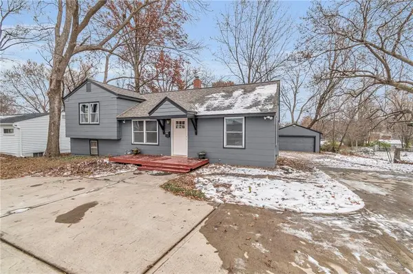 6001 Crescent AVE, Raytown, MO 64133