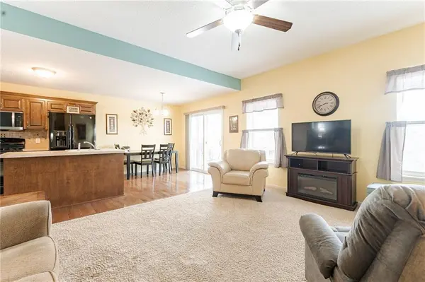 9038 NE 103rd TER, Kansas City, MO 64157
