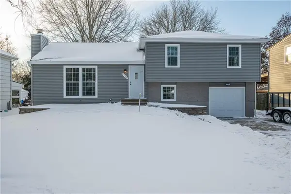 8109 E 133 TER, Grandview, MO 64030