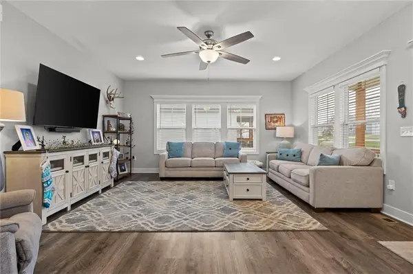8459 Ottawa ST, De Soto, KS 66018