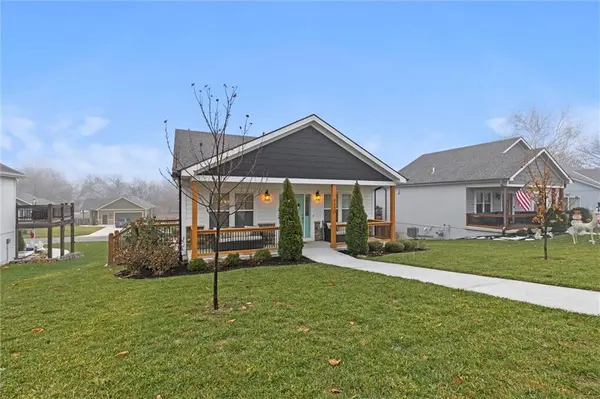 8459 Ottawa ST, De Soto, KS 66018