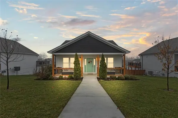 8459 Ottawa ST, De Soto, KS 66018