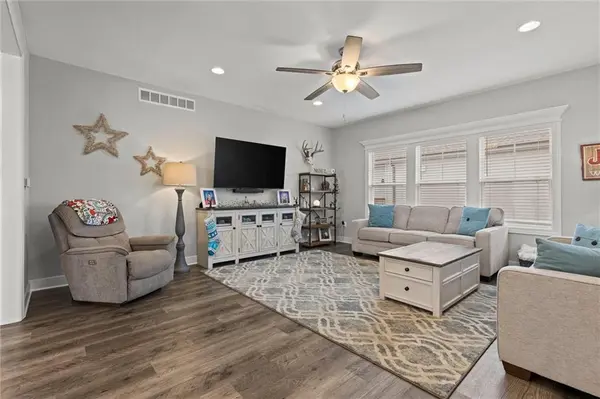 8459 Ottawa ST, De Soto, KS 66018