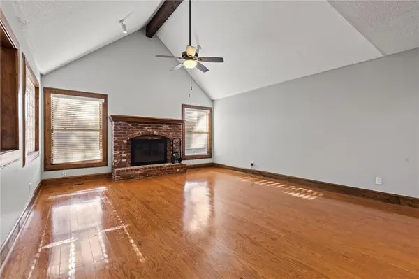11209 W 106TH ST, Overland Park, KS 66210