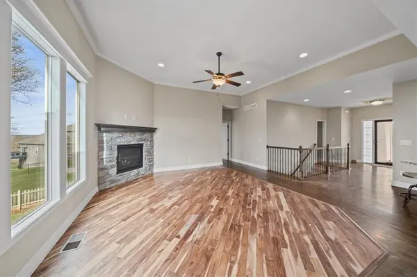 8280 TUPELO ST, De Soto, KS 66018