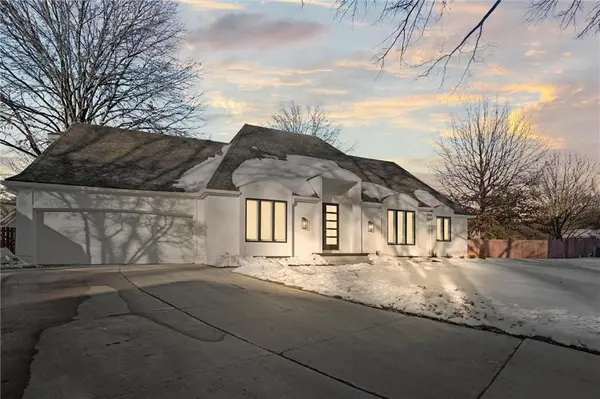 10120 Mackey ST, Overland Park, KS 66212