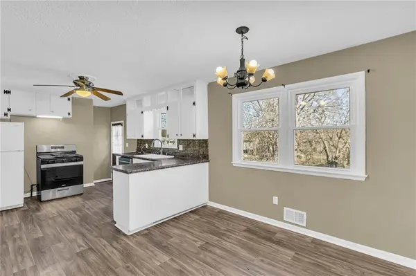 105 N Brent ST, Sugar Creek, MO 64054
