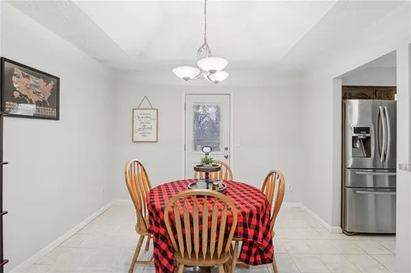 5807 Westgate ST, Shawnee, KS 66216