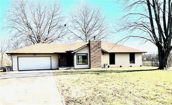 204 Stayton DR, Clinton, MO 64735