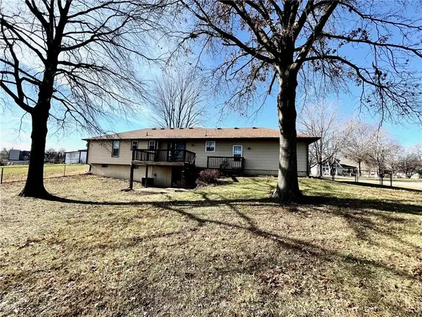 204 Stayton DR, Clinton, MO 64735