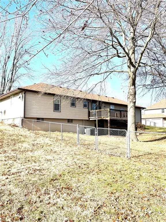 204 Stayton DR, Clinton, MO 64735