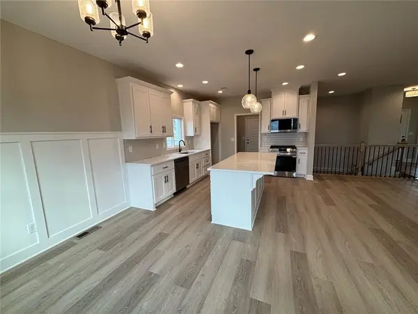 311 Mulberry DR, Raymore, MO 64083
